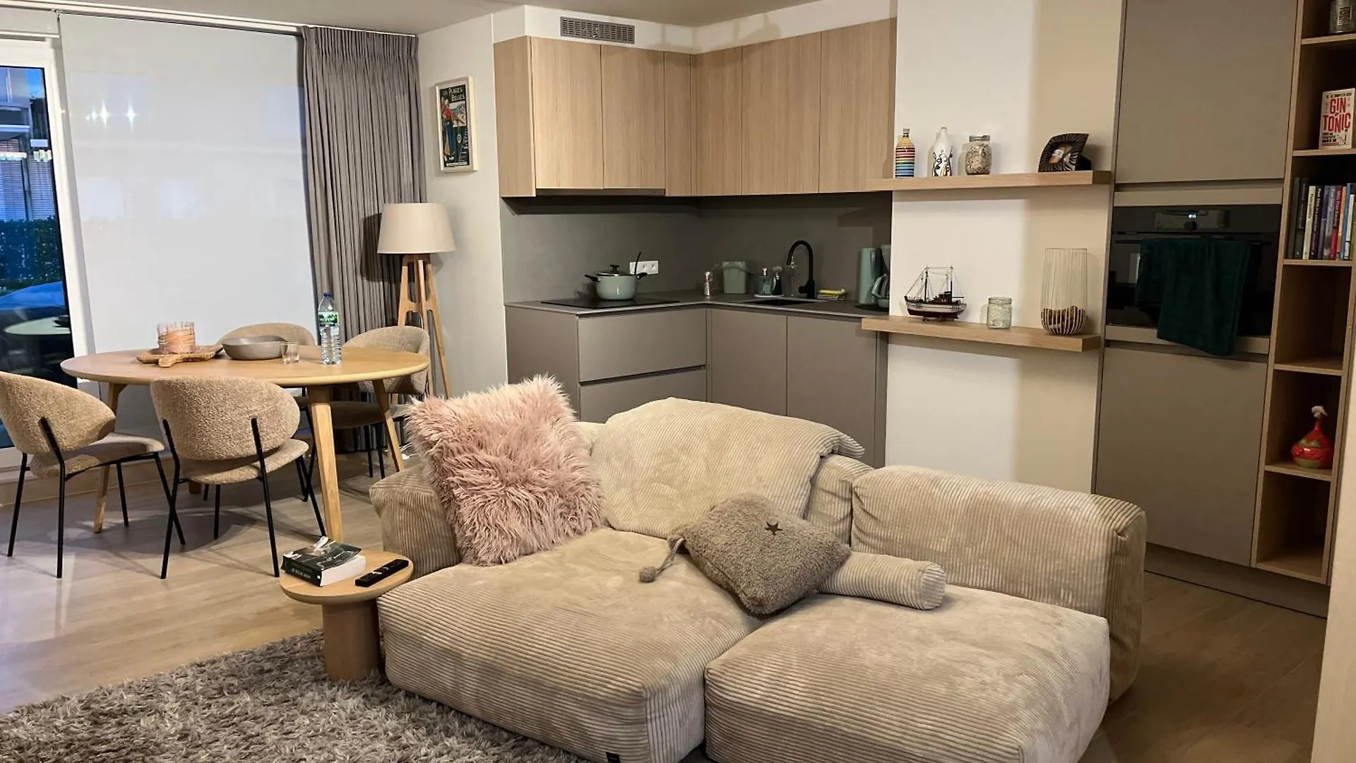 Penthouse Studio Voor 2 Met 2 Ruime Terrassen Op 6 Min Wandelen Van Het Strand Van Oostende